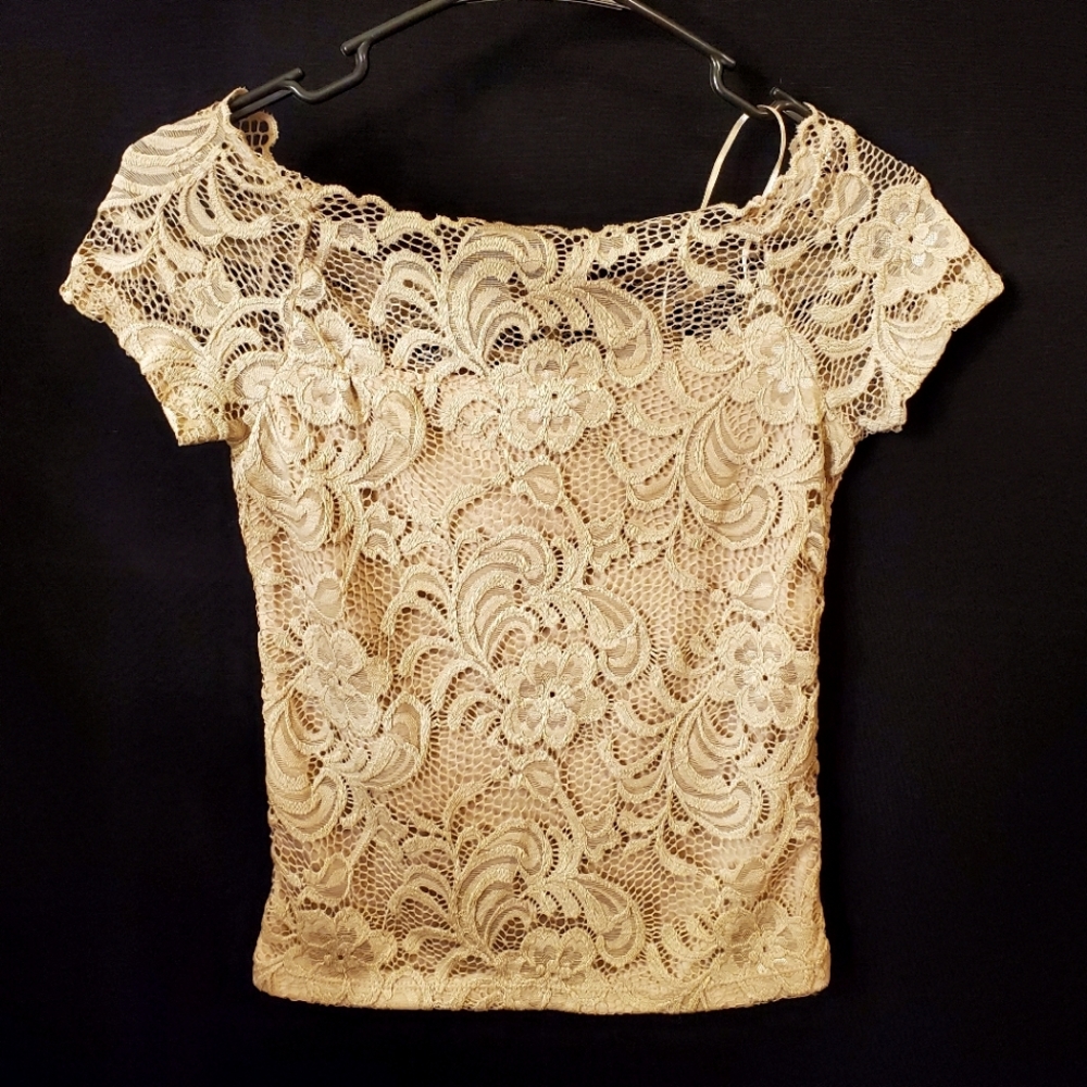 WOMEN TOP